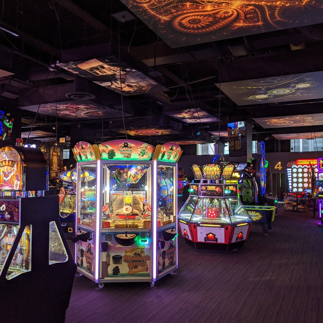 Lucky Strike Chicago 3